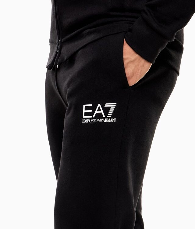 EA7 - Tracksuit