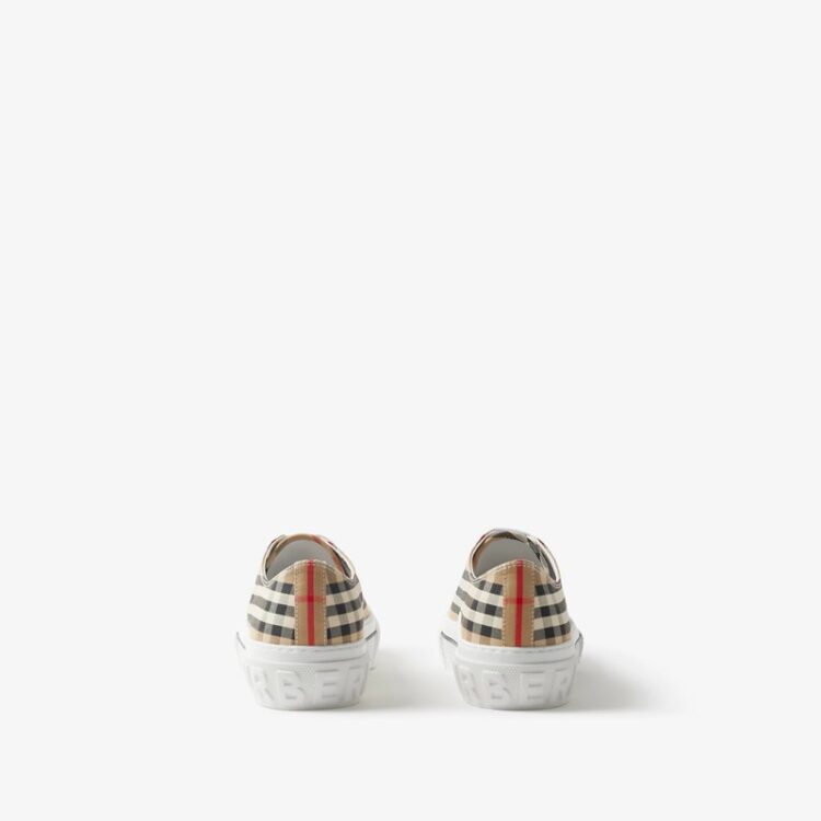 BURBERRY - Low top sneaker