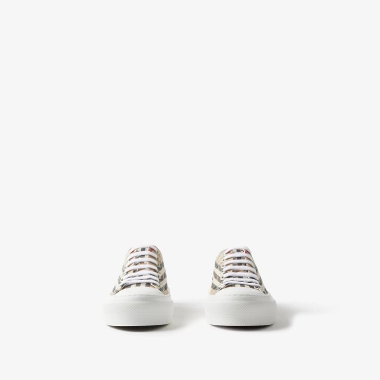 BURBERRY - Low top sneaker