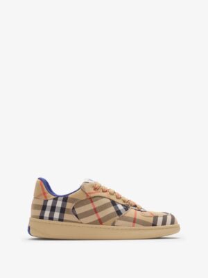 BURBERRY - Low top sneaker on rubber sole